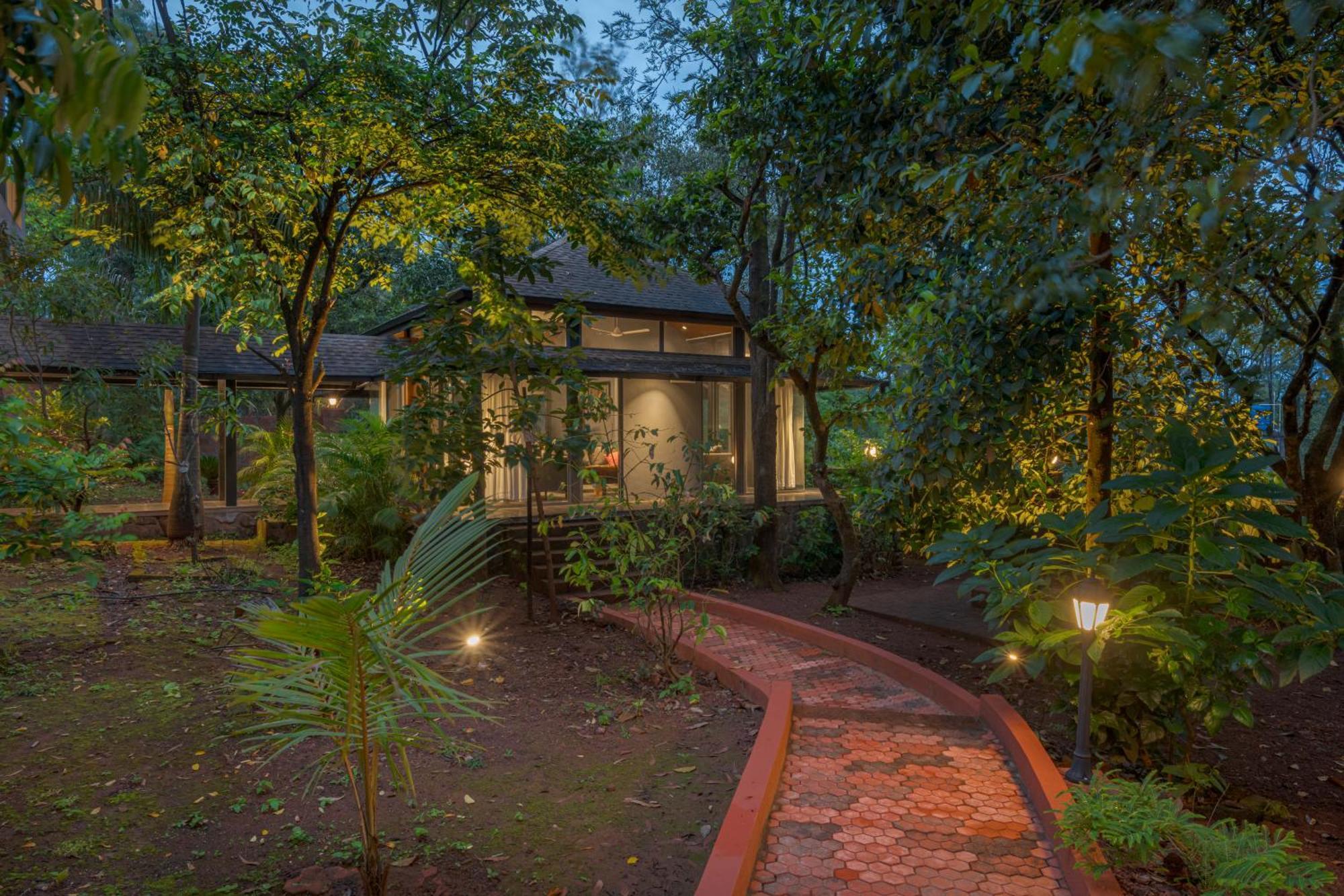Saffronstays The Glasshouse, Panchgani - Beautiful Glass Villa For Couples מראה חיצוני תמונה