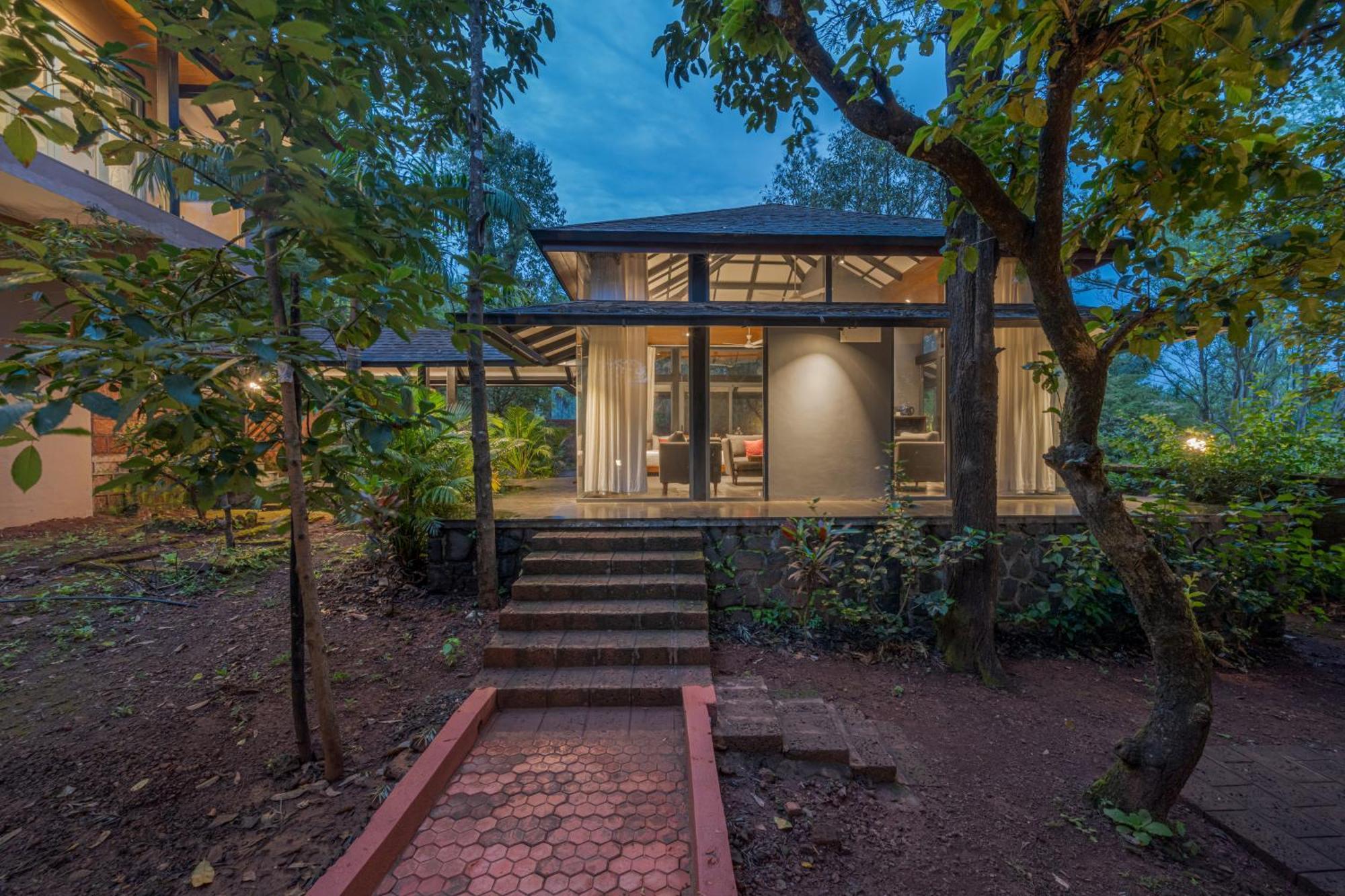 Saffronstays The Glasshouse, Panchgani - Beautiful Glass Villa For Couples מראה חיצוני תמונה